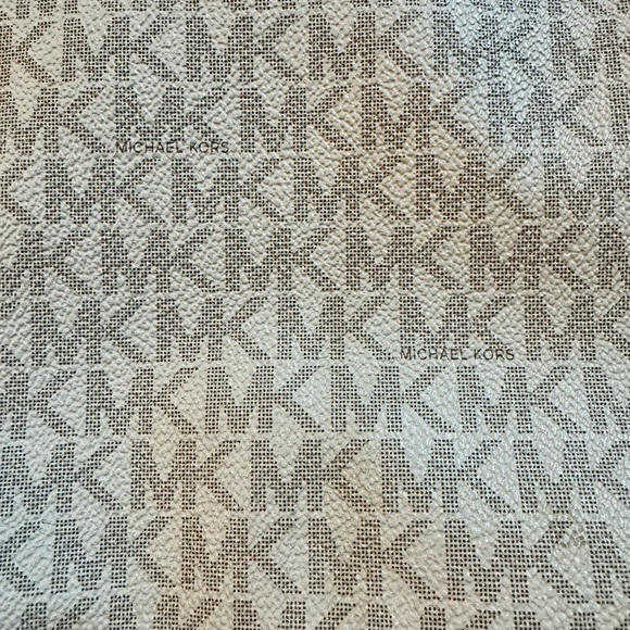 Michael Kors Cream and Tan Large Jet Set Signature Monogram Tote - Picture 3 of 11